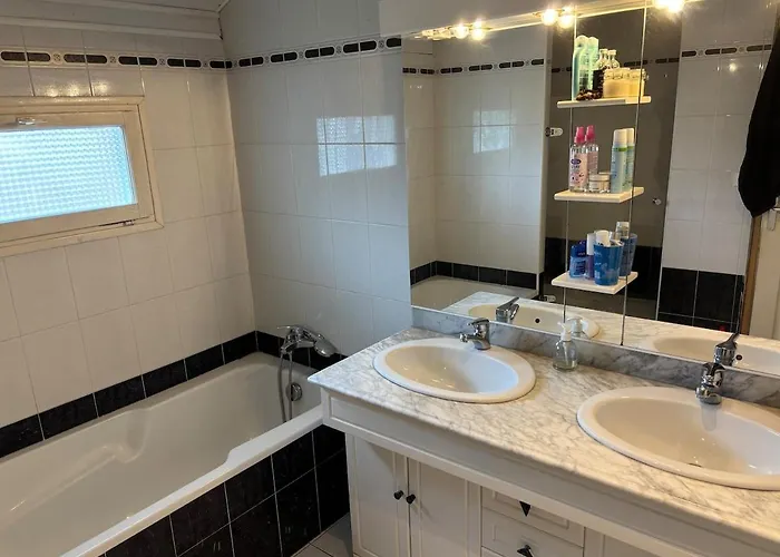 بيت للعطل Maison Familiale A Louer *